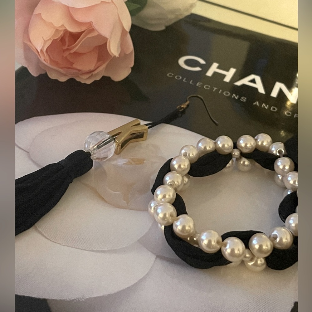 Set of 2: Pearl black ribbon bracelet and Ranee K earring